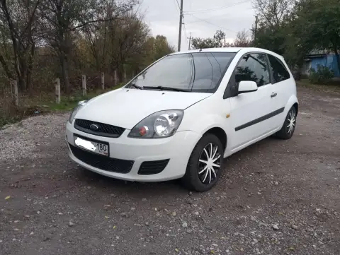 Продам ford fiesta mk5 в кузове купе 2007г. 1.4 tdi экономная пушка расход 5л. Пробег 230т. В хороше... - фотография - 1