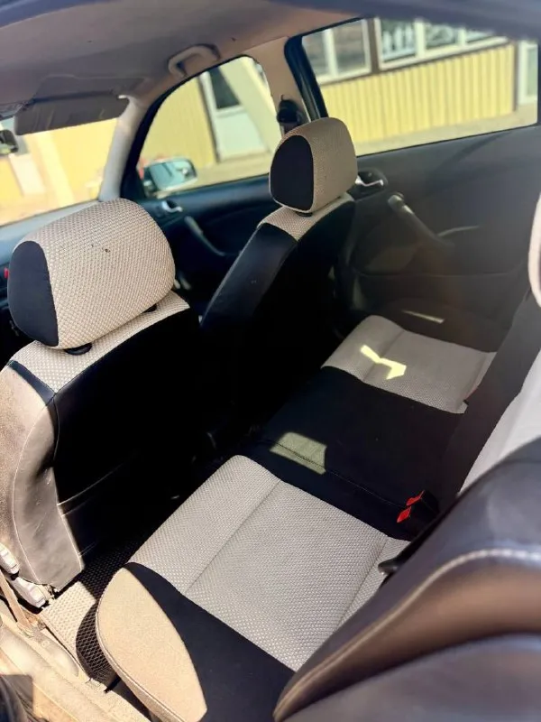 Продам skoda octavia 1.8t бензин, 2004 год выпуска, мкпп. Мотор масло не расходует. Машина без вложений, обслужена до мелочей, климат контроль работает исправно, подогревы сидений, полностью пошумлена, стоит хорошая музыка, гнили и ржавчины нет, стекла все в оригинале. Продажа с полным переоформлением. Цена 630.000 рублей. Звоните +79493135029 - фотография - 8