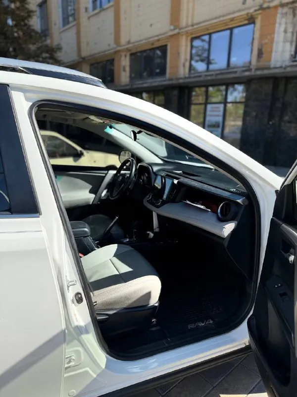 Toyota rav4 xle  iv-рестайлинг
✅2018 Год
✅Пробег 153000
✅Тип двигателя-бензиновый
✅Количество цилиндров 4
✅Объем 2494 см³
✅Мощность 180 л. С.
✅Объем багажника 577 л
✅Коробка передач-автоматическая передач 6
✅Привод-полный
✅Тип усилителя-электрический
✅Страна производства-япония
🔥Цена - 2,899,000
Обоснованный торг👌
+79495311649 - фотография - 8