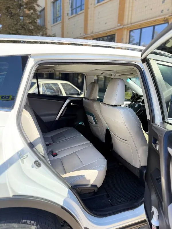 Toyota rav4 xle  iv-рестайлинг
✅2018 Год
✅Пробег 153000
✅Тип двигателя-бензиновый
✅Количество цилиндров 4
✅Объем 2494 см³
✅Мощность 180 л. С.
✅Объем багажника 577 л
✅Коробка передач-автоматическая передач 6
✅Привод-полный
✅Тип усилителя-электрический
✅Страна производства-япония
🔥Цена - 2,899,000
Обоснованный торг👌
+79495311649 - фотография - 9