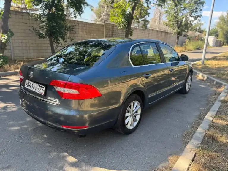 Skoda superb
Шкода суперб
2013Года
Рестайлинг
178Тыс-пробег (💯родной!)
Мотор 1.8 турбо бензин
Коробка-автомат
1 Собственник
Автотека зеленая🍀
Без дтп

Кузов в очень хорошем состоянии. 🚘
Ходовая вся техника в идеале
Коробка работает как положено без нареканий.
Двигатель не троит не дымит течей нет.
Салон целый не прокурен
Дно пороги без дыр не гнилые
Вообщем достойный автомобиль!
Климат-контроль (кондиционер)❄️
Круиз-контроль
Мульти руль
Датчик света ✨
Датчик дождя 🌧️
И многое другое для комфортного управления автомобилем.

В комплекте: сервисная книга 📗
Два комплекта ключей. 🔑🔑
Так-же на руках все заказ наряды о обслуживании автомобиля за долгие годы владения. 📑📑📑
Любые ваши проверки приветствуется 🕵️‍♂️👍
Г мариуполь
Цена 1.150🍋торг
Тел:+79498419761 - фотография - 3