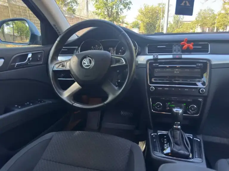 Skoda superb
Шкода суперб
2013Года
Рестайлинг
178Тыс-пробег (💯родной!)
Мотор 1.8 турбо бензин
Коробка-автомат
1 Собственник
Автотека зеленая🍀
Без дтп

Кузов в очень хорошем состоянии. 🚘
Ходовая вся техника в идеале
Коробка работает как положено без нареканий.
Двигатель не троит не дымит течей нет.
Салон целый не прокурен
Дно пороги без дыр не гнилые
Вообщем достойный автомобиль!
Климат-контроль (кондиционер)❄️
Круиз-контроль
Мульти руль
Датчик света ✨
Датчик дождя 🌧️
И многое другое для комфортного управления автомобилем.

В комплекте: сервисная книга 📗
Два комплекта ключей. 🔑🔑
Так-же на руках все заказ наряды о обслуживании автомобиля за долгие годы владения. 📑📑📑
Любые ваши проверки приветствуется 🕵️‍♂️👍
Г мариуполь
Цена 1.150🍋торг
Тел:+79498419761 - фотография - 8
