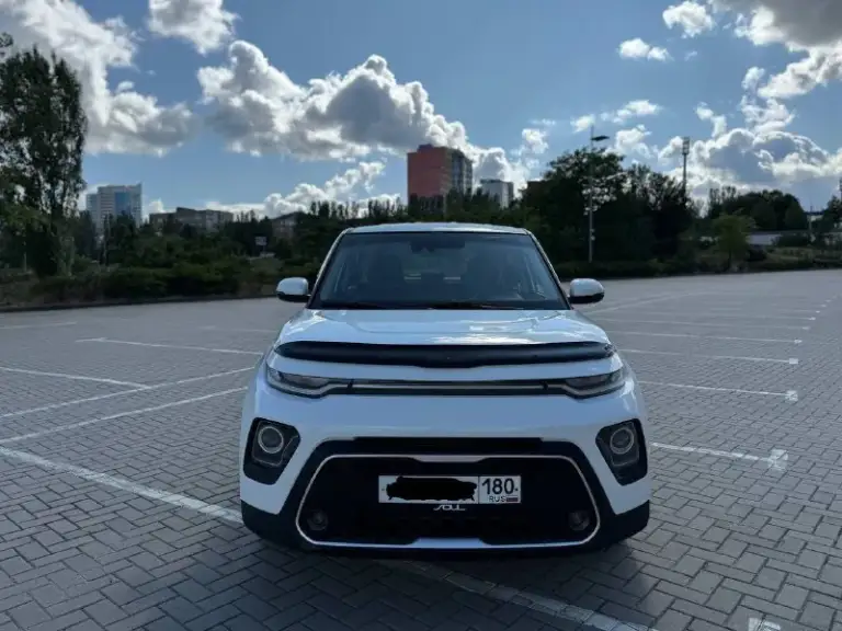 Kia soul iii 2021 г. В.
Двигатель 1,6 мощностью 123 л. С. Коробка классический 6 ступенчатый автомат.
Пробег 128000 км.
Комплектация luхе, двухзонный климат-контроль, подогрев передних сидений и руля, abs, esp, система помощи при торможении, 9 подушек безопастности, диодные фары, bluetooth, usb, поддержка android auto и carplay, датчики давления в шинах, датчик света, обогрев форсунок стеклоомывателей, обогревом зеркал и электрорегулировка зеркал, диски 17 дюймов.
Автомобиль в отличном состоянии, пройдено большое то.
Один владелец, комплект зимней резины.

Любой вид оформления.
Цена 1 499 000.

+79494183901 - фотография - 3