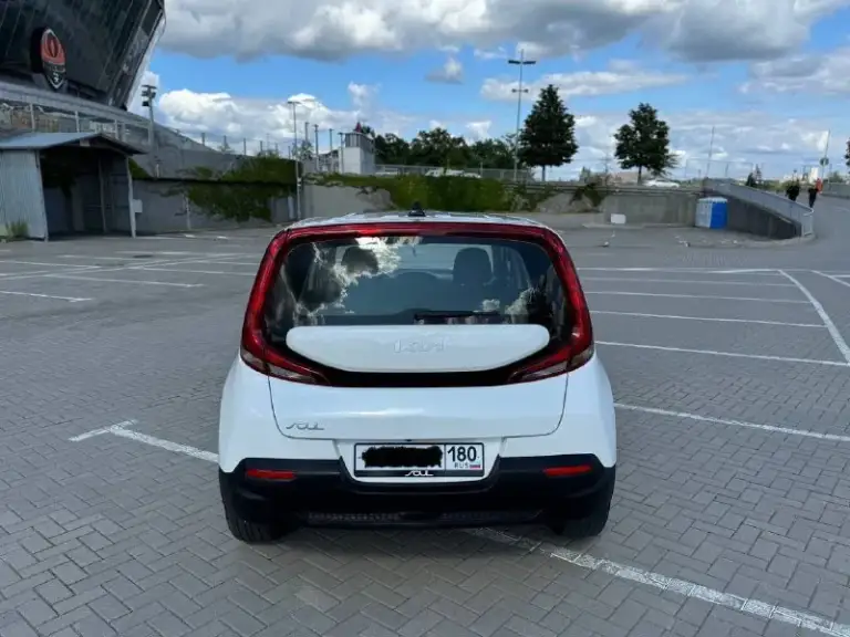 Kia soul iii 2021 г. В.
Двигатель 1,6 мощностью 123 л. С. Коробка классический 6 ступенчатый автомат.
Пробег 128000 км.
Комплектация luхе, двухзонный климат-контроль, подогрев передних сидений и руля, abs, esp, система помощи при торможении, 9 подушек безопастности, диодные фары, bluetooth, usb, поддержка android auto и carplay, датчики давления в шинах, датчик света, обогрев форсунок стеклоомывателей, обогревом зеркал и электрорегулировка зеркал, диски 17 дюймов.
Автомобиль в отличном состоянии, пройдено большое то.
Один владелец, комплект зимней резины.

Любой вид оформления.
Цена 1 499 000.

+79494183901 - фотография - 4
