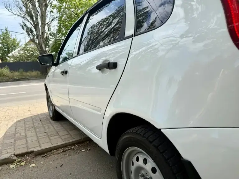 😍Лада калина 2013 года выпуска😍
Автомобиль в отличном состояние. Кузов автомобиля без дефекто. Короззия и ржавчина отсутствует!авто без дтп, силовые агрегаты(стаканы, лонжероны)все целое в отличном состояние!
Мотор 1.6 8v без расхода масла, не троит, работает на 5+
Коробка механическая тросиковая(renault)работает превосходно
Ходовая часть обслужена
Комплектация с рабочим кондиционером🥶, эуром,2 стеклоподъемника, также установлена хорошая музыка с bluetooth
Днище и пороги целые!
Юридически чистый автомобиль
🤑Цена🎁330.000 рублей
Более подробно по телефону 📲
+79495097888 - фотография - 6