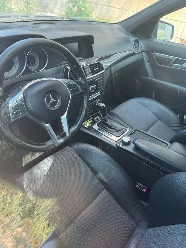Мерседес с180. 2012 год. 1.6 турбо. Amg пакет. Салон в хорошем состоянии. Запретов нет.
Ходовка вся обслужена. Навесное на двигателе всё новое, кроме помпы. Резина зима.
Незначительные косяки по кузову.
Требует ремонта двигателя. По двигателю ошибок нет, провернуло вкладыш. Машина заводится. Цена 900т. Реальному покупателю торг у капота. Осмотр в г. Донецк
+79498232010 Все вопросы по телефону. - фотография - 6