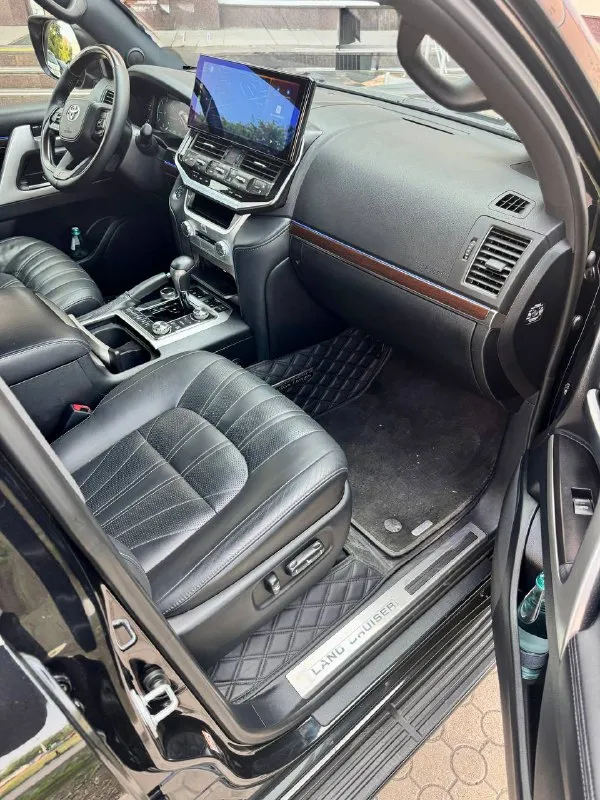 Toyota land cruiser 200
2019Г. Пробег 251000км
Цена: 7850000₽
Тел: +79183332217
Авто в максимальной комплектации excalibur на пеневмо подвеске lexus lx. Машина в идеальном состоянии по машине я второй владелец, были регистрации в связи с заменой номеров, машина полностью оклеена в броне пленку, автомобиль полностью в родном окрасе без единой аварии, любая проверка приветствуется, на авто установлена дорогая спутниковая сигнализация, новая мультимедиа и щиток приборов не китай, канадская фирма! Также установлена подсветка салона mtf, передние стекла оклеены атермальной пленкой которая на солнце затемняется, также установлены диски wald r22 на летней резине и зимняя резина на родных дисках r20, заменена тормозная система, установлен дорогой круговой обзор в замен родного, установлена проекция, доводчики всех дверей, фирменная блокировка акпп toyota и еще много чего перечислять!!! Торг у капота, площадкам не беспокоить! - фотография - 10