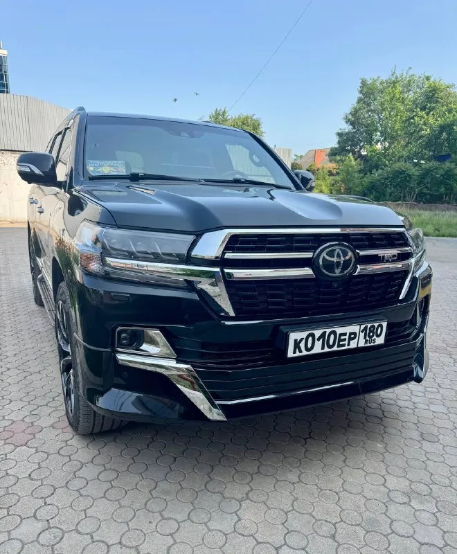 Toyota land cruiser 200
2019Г. Пробег 251000км
Цена: 7850000₽
Тел: +79183332217
Авто в максимальной комплектации excalibur на пеневмо подвеске lexus lx. Машина в идеальном состоянии по машине я второй владелец, были регистрации в связи с заменой номеров, машина полностью оклеена в броне пленку, автомобиль полностью в родном окрасе без единой аварии, любая проверка приветствуется, на авто установлена дорогая спутниковая сигнализация, новая мультимедиа и щиток приборов не китай, канадская фирма! Также установлена подсветка салона mtf, передние стекла оклеены атермальной пленкой которая на солнце затемняется, также установлены диски wald r22 на летней резине и зимняя резина на родных дисках r20, заменена тормозная система, установлен дорогой круговой обзор в замен родного, установлена проекция, доводчики всех дверей, фирменная блокировка акпп toyota и еще много чего перечислять!!! Торг у капота, площадкам не беспокоить! - фотография - 2