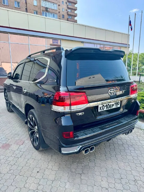 Toyota land cruiser 200
2019Г. Пробег 251000км
Цена: 7850000₽
Тел: +79183332217
Авто в максимальной комплектации excalibur на пеневмо подвеске lexus lx. Машина в идеальном состоянии по машине я второй владелец, были регистрации в связи с заменой номеров, машина полностью оклеена в броне пленку, автомобиль полностью в родном окрасе без единой аварии, любая проверка приветствуется, на авто установлена дорогая спутниковая сигнализация, новая мультимедиа и щиток приборов не китай, канадская фирма! Также установлена подсветка салона mtf, передние стекла оклеены атермальной пленкой которая на солнце затемняется, также установлены диски wald r22 на летней резине и зимняя резина на родных дисках r20, заменена тормозная система, установлен дорогой круговой обзор в замен родного, установлена проекция, доводчики всех дверей, фирменная блокировка акпп toyota и еще много чего перечислять!!! Торг у капота, площадкам не беспокоить! - фотография - 6