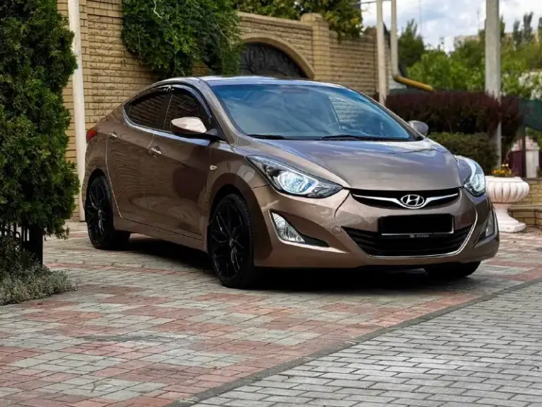 Продам hyundai elantra
2016 Года. Цвет очень красивый.
1 Хозяин, брал с салона!
1.6 Коробка. Механика шести ступка.
149. Тыс родного пробега!!!
Чистый кореец
Машина полностью в родной краске.
Все стекла родные!
Обслуживалась с момента покупки на одном сервисе!
Двигатель без нареканий, масло менялось каждые 6 тыс. Км!
Коробка без нареканий!
Климат контроль мультируль.
Комплектация: мультируль, электро зеркала, 4 стеклоподъёмника, кондиционер холодит хорошо, подогрев сидений, бортовой компьютер, экран, туманки, led-фары, круиз контроль
Салон в очень хорошем состоянии!
Стоят дорогие титановые диски снова летней резиной. Новые. R.17 гаражное хранение. Цена 1 250 000 руб.
Телефон +7 949 50 999 58 николай васильевич whatsapp telegram - фотография - 1