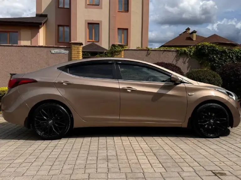 Продам hyundai elantra
2016 Года. Цвет очень красивый.
1 Хозяин, брал с салона!
1.6 Коробка. Механика шести ступка.
149. Тыс родного пробега!!!
Чистый кореец
Машина полностью в родной краске.
Все стекла родные!
Обслуживалась с момента покупки на одном сервисе!
Двигатель без нареканий, масло менялось каждые 6 тыс. Км!
Коробка без нареканий!
Климат контроль мультируль.
Комплектация: мультируль, электро зеркала, 4 стеклоподъёмника, кондиционер холодит хорошо, подогрев сидений, бортовой компьютер, экран, туманки, led-фары, круиз контроль
Салон в очень хорошем состоянии!
Стоят дорогие титановые диски снова летней резиной. Новые. R.17 гаражное хранение. Цена 1 250 000 руб.
Телефон +7 949 50 999 58 николай васильевич whatsapp telegram - фотография - 4