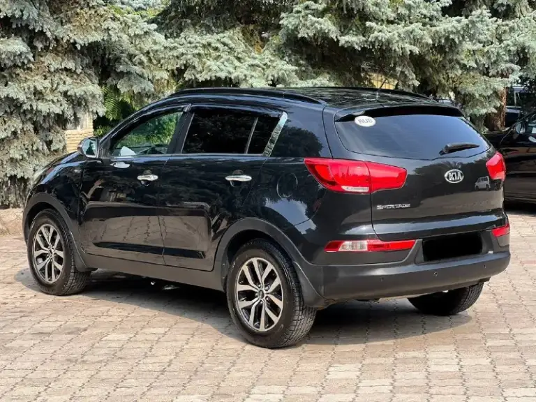 Kia sportage
Год-2014
Мотор-2.0
Коробка-автомат
Цена-1.380.000 торг-обмен
Номер- +79497546213

Автомобиль в идеальном состоянии
Кузов без дефектов. Ходовая часть без нареканий.
Мотор работает идеально, замена масла каждые 6 тысяч км,
Коробка переключает плавно.
Авто вложений не требует, от слова совсем. Ухоженный кожаный салон, в машине не курили, мультимедиа с блютуз, камера заднего вида,
Двух зонный климат, мультируль, полный электро пакет, датчик света и дождя, круиз контроль, электро регулировка зеркал, подогрев сидений, помощь при парковке

За машину не стыдно, вин по запросу ! - фотография - 3