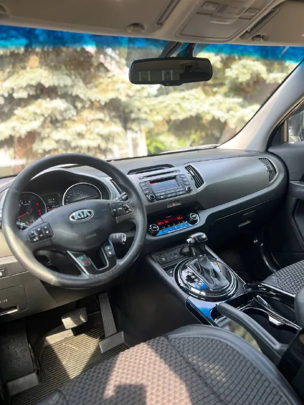 Kia sportage
Год-2014
Мотор-2.0
Коробка-автомат
Цена-1.380.000 торг-обмен
Номер- +79497546213

Автомобиль в идеальном состоянии
Кузов без дефектов. Ходовая часть без нареканий.
Мотор работает идеально, замена масла каждые 6 тысяч км,
Коробка переключает плавно.
Авто вложений не требует, от слова совсем. Ухоженный кожаный салон, в машине не курили, мультимедиа с блютуз, камера заднего вида,
Двух зонный климат, мультируль, полный электро пакет, датчик света и дождя, круиз контроль, электро регулировка зеркал, подогрев сидений, помощь при парковке

За машину не стыдно, вин по запросу ! - фотография - 6