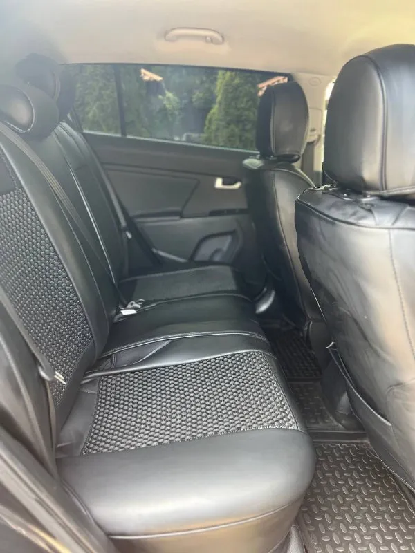Kia sportage
Год-2014
Мотор-2.0
Коробка-автомат
Цена-1.380.000 торг-обмен
Номер- +79497546213

Автомобиль в идеальном состоянии
Кузов без дефектов. Ходовая часть без нареканий.
Мотор работает идеально, замена масла каждые 6 тысяч км,
Коробка переключает плавно.
Авто вложений не требует, от слова совсем. Ухоженный кожаный салон, в машине не курили, мультимедиа с блютуз, камера заднего вида,
Двух зонный климат, мультируль, полный электро пакет, датчик света и дождя, круиз контроль, электро регулировка зеркал, подогрев сидений, помощь при парковке

За машину не стыдно, вин по запросу ! - фотография - 8