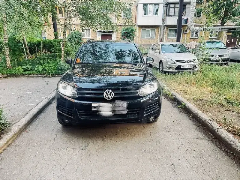 Продам volkswagen touareg с лучшим в линейке мотором объемом 4.2. В котором нечего не подтекает, не троит, не пердит. Скорость набирает как ракета🚀 акпп 8 ступенчатый, не пинает, не подтекает. По ходовой части и кузову на 5. Музыка просто закачатся. Расход у автомобиля от 9 до 14 литров в зависимости как ехать. Данный автомобиль имеет шикарный вид, он не убиваемый, и очень резвый. Комплектация самый жир. За машину не стыдно. Резина летняя новая. Цена за данный авто вижу 2 100 000 + конечно торг возле капота. Донецк, киевский район. +79499450500 (тг если связь не проходит)
📞 Звоните: +7(949)9450500 - фотография - 1
