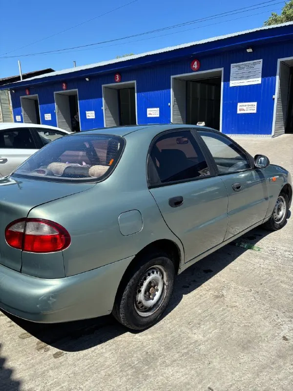 Продам daewoo sens
Марка: daewoo ( украинской сборки)
Модель: sens
Год: 2009
Пробег: 209000
Объем двигателя: 1.3
Топливо: бензин
Кпп: механика
Цвет: темно зелёный
Описание: продам daewoo sens 2009 г. В. Не такси
Двигатель, коробка работает исправно ( чистили меняли масло и перебрали не исправные детали в коробке прошлым летом).
Ходовая в порядке ( был совершен ремонт в марте всей ходовой кроме ручника стоек передних и задних).
Дно пороги стаканы целые не гнилая.
Новый генератор
Новый радиатор
Хороший аккумулятор (год аккумулятору)
Летняя резина (износ 60%), зимнюю резину на шипах отдам в подарок с дисками.
Центрального замка нет.
Стоит магнитола.
Стоит очень хороший свет
Стоит метан( вписан в тех. Паспорт)
Поменяна вся выхлопная система
По машине много что делалось.
По документам чистая, только переоформление.
Продажа от хозяина, машиной владею 4 года.
Территориально луганск
Цена: 200 000
+79591743603 Владислав
📞 Звоните: +7(959)1743603 - фотография - 5