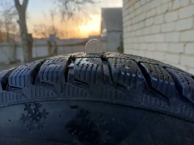 Продам оригинальные диски r15 5*112 с резиной(остаток8мм) на volkswagen поло без шишек и порезов, можно раздельно, цена договорная +79494478661
📞 Звоните: +7(949)4478661 - фотография - 3
