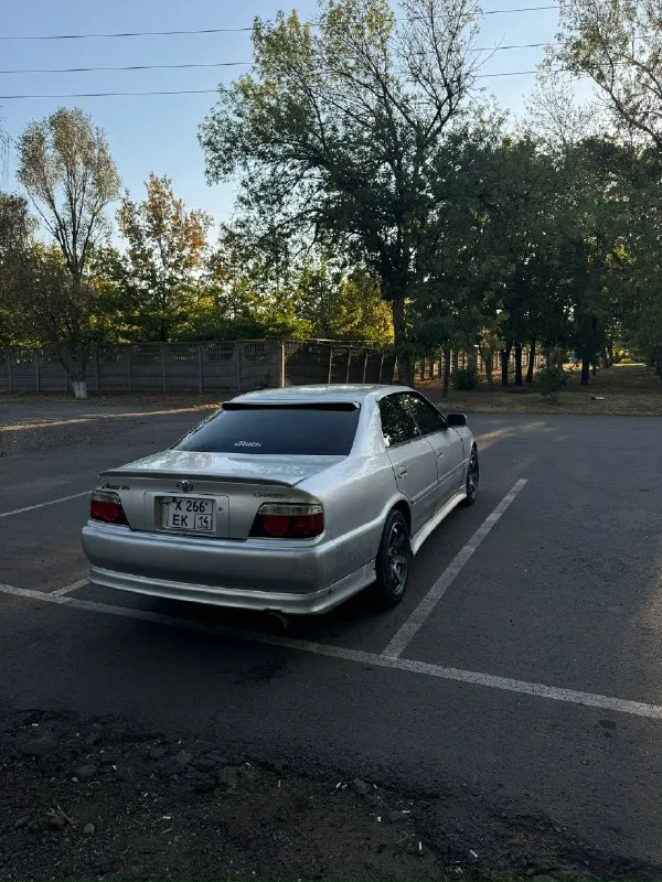 Продаю toyota chaser jzx 100 1996 г. Выпуска пробег 361.000 тыс. Км мотор 2,5л 1jz-ge(200л. С) в паре с 4-х ступенчатым автоматом машина в комплектации avante, а именно: шоколадный салон, 4 стеклоподъемника, гур, кондиционер, климат контроль, датчик света, электро-регулировки зеркал, 3 режима езды, стабилизация и многие другие опции хорошая музыка, магнитола prology(процессорная), в 4-х дверях динамики dl audio barracuda, сабфувер pioner новые диски r17 на хорошей резине передняя ходовая вся перебрана, заднюю отдам в комплекте с машиной(если не успею поставить) с документами полный порядок, птс, стс, дкп находится в г. Шахтерск цена 675000 тысяч рублей с торгом у капота +79497039975
📞 Звоните: +7(949)7039975 - фотография - 4