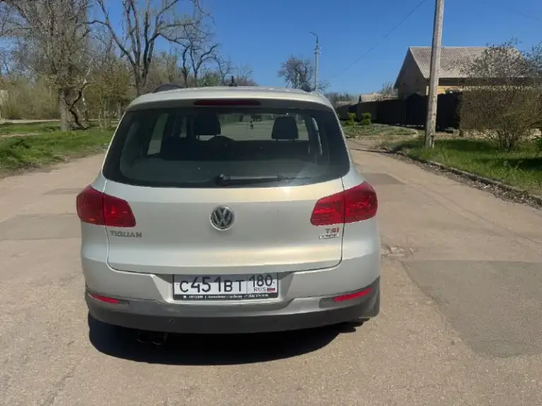 Volkswagen tiguan 1.4 amt 2014. 176000км 1.5млн оригинальный птс, два ключа. Внешне и технически автомобиль в отличном состоянии!!! Документы по обслуживанию имеются. Пробег настоящий 176 тыс. Км. Настоящий. Двигатель и коробка в отличном состоянии, по подвеске без стуков. 6 ступеней автомат. Двигатель без стуков и задиров, коробка без пинков. По базам и по факту машина без дтп, все детали кузова родные, в комплектации автомобиля присутствует климат контроль магнитола, подлокотник, обогрев передних сидений, обогрев и складывание зеркал, обогрев заднего стекла, противотуманные фары, омыватели фар, все электростеклоаодьемники, парктроник, ,электронный ручник, литые диски, два комплекта резины. Заменены колодки. Тормозная жидкость. Масла в в двигателе и коробке автотека зеленая. Донецк +79494296893 в телеграмме скину больше фоток. На сайте не добавляет почему то
📞 Звоните: +7(949)4296893 - фотография - 5