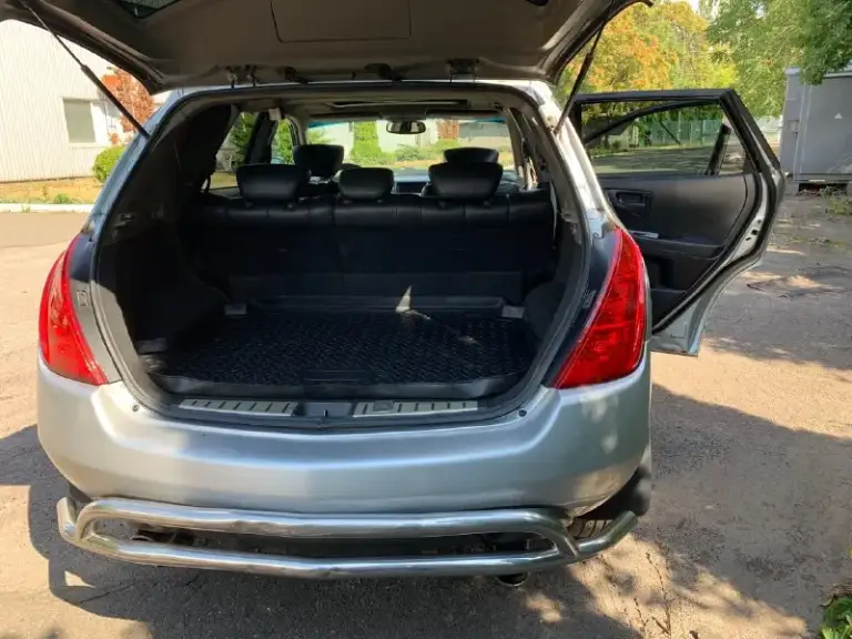 Зверь по цене логана!!! Nissan мурано z50 год: 2003 двигатель: бензин 3,5 v6 (установлен контрактный с пробегом на сегодня 97т. Км) кпп: вариатор (установлен контрактный, с остатком гарантии на 20месяцев, без учета пробега!!!) двигатель/коробка работают безупречно! Расход: город около 14-15. Пробег 207000 привод полный климат работает отлично! Полный электропакет, память водительского сиденья, пассажирское электрическое, подогревы сидений, зеркал, люк работает, не течет! По кузову есть небольшие возрастные косячки, подкрасы. Без дыр, шпакли и прочего. Автомобиль - садись и едь! Масла везде меняются вовремя и даже раньше регламента! Ходовка на отлично!! Резина в хорошем состоянии! Очень комфортный автомобиль. Находится в енакиево, если чего не написал, звоните 7 949 6451601. Цена 600 тыс. Р. Обмен, увы не интересен. Торг присутствует но при осмотре авто!
📞 Звоните: +7(949)6451601 - фотография - 4
