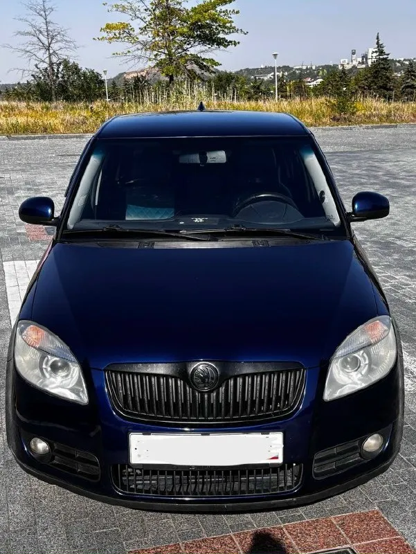 Продаю skoda fabia ii, 2008 г. В. Двигатель 1.4🎼 пробег: 228 000 км бензин, механика, передний привод надёжный и экономичный городской автомобиль. Всё обслужено, никаких вложений не требует — сел и поехал. 🔧 свежие расходники и новые свечи, недавно проведено то ⚙️ двигатель и коробка работают отлично 🛞 подвеска в порядке, ничего не стучит 🚗 кузов без серьёзных повреждений, для своего возраста в хорошем состоянии 🧼 чистый, ухоженный салон, не прокурен оснащение: ✔ кондиционер ✔ электростеклоподъёмники ✔ обогрев заднего стекла ✔ центральный замок ✔ гидроусилитель руля расход топлива по городу: 6–7 л/100 км документы в порядке, авто не на учете готов к переоформлению хороший вариант для повседневной езды — надёжный и недорогой в обслуживании. 💰 цена: 465 000 торг у капота +79495964810
📞 Звоните: +7(949)5964810 - фотография - 7