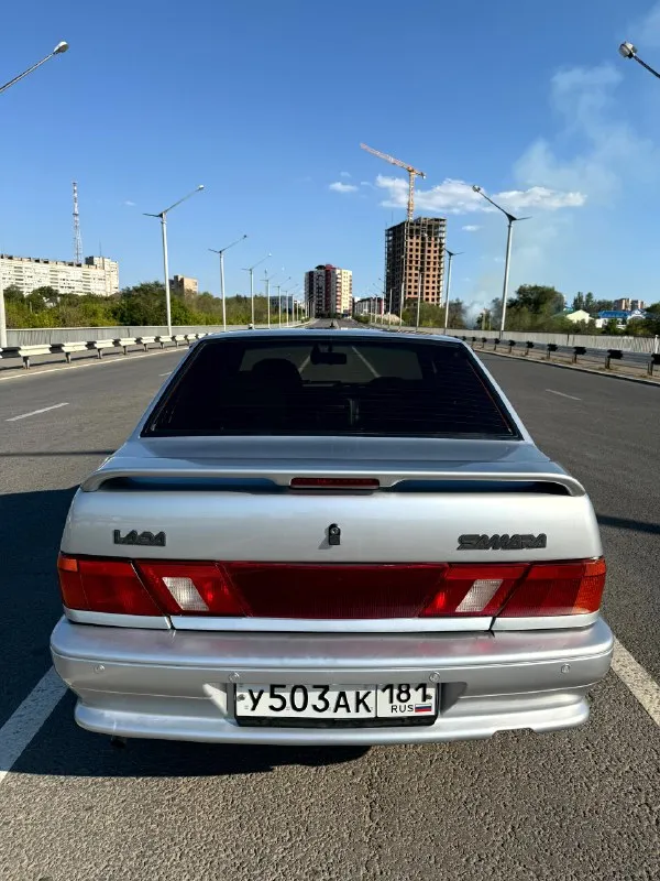Продам личный автомобиль ваз 2115 2008 года выпуска. Двигатель: 1.6, 8 кл. , инжектор. Автомобилем владею 2 года, и за эти 2 года, я проделал не мало работ с данным агрегатом. Обработан пол и днище, сделана виброизоляция пола (4 мм), установлен новый ковролин, новые коврики «eva». По автозвуку установлена магнитола «kenwood», 2 динамика «pioneer» в передних дверях, 2 овала 6x9 «jbl» в задней полке (устанавливал новую заднюю акустическую полку с не плохой фанеры, звучание хорошее). На авто установлены «гранта» зеркала с механической регулировкой и повторителем, на крыльях вместо поворотников «se-ешки»; парктроники задние в количестве 4-х штук (работают грамотно, с нашим плотным потоком в городе шикарно помогают при парковке); новое лобовое стекло с новой уплотнительной резинкой.
По технической составляющей были проделаны следующие работы:
Двигатель: замена вкладышей коренных шатунных; шатунных подшипников, вкладышей стандарт; коренных вкладышей стандарт; масленого насоса
📞 Звоните: +7(959)1826373 - фотография - 3