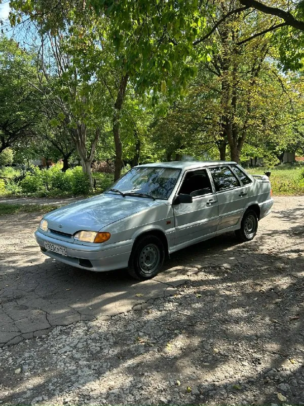 Ваз 2115 (2007) 1.6 8v в очень хорошем техническом состоянии ! ! ! Цена 175 тыс ! Двигатель в идеальном состоянии:сухой, без подтеков, не дымит, не троит, масло не расходует, едет хорошо. Кпп - все передачи на месте, ничего не хрустит, не вылетает. Кузов для этого года в достойном состоянии, без дыр и гнили, стаканы ланжероны, все силовые части целые. Естественно есть косячки по лкп, всё таки не новая машина. В целом всё нормально. Авто по технике прям очень хорошее, никаких вложений не требует. По электрике все исправно. Новая резина р14 лето ! Ходовка на отлично. Едет мягко. Дорогу держит. Салон ухоженный, чистый. Музыка обычная, 4 динамика. Стекла родные, лобовое целое, без трещин. Документы в полном порядке. Цена адекватная, торг строго минимальный. Обмен только выгодный для меня. Осмотр макеевка +79493837842
📞 Звоните: +7(949)3837842 - фотография - 3