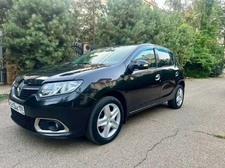 Продаю живой renault sandero (рено сандеро) ❗️655т. Руб, цена за срочность, можно в кредит. 2016г, 1.6 механика, пробег 130т. Км. Технически в идеале, по кузову практически весь в заводском окрасе (за исключением 2х косметических окрасов). Все стекла оригинальные, в том числе лобовое. Фактически 2 собственника за всю историю. Хорошая комплектация + круиз-контроль + климат-контроль + 4 стеклоподъемника + 4 подушки безопасности + мультируль 2 комплекта резины зима/лето каждая на отдельных дисках. Звоните, машина вам понравится. Донецк +79495947632
📞 Звоните: +7(949)5947632 - фотография - 1