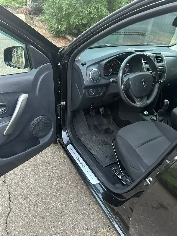 Продаю живой renault sandero (рено сандеро) ❗️655т. Руб, цена за срочность, можно в кредит. 2016г, 1.6 механика, пробег 130т. Км. Технически в идеале, по кузову практически весь в заводском окрасе (за исключением 2х косметических окрасов). Все стекла оригинальные, в том числе лобовое. Фактически 2 собственника за всю историю. Хорошая комплектация + круиз-контроль + климат-контроль + 4 стеклоподъемника + 4 подушки безопасности + мультируль 2 комплекта резины зима/лето каждая на отдельных дисках. Звоните, машина вам понравится. Донецк +79495947632
📞 Звоните: +7(949)5947632 - фотография - 6
