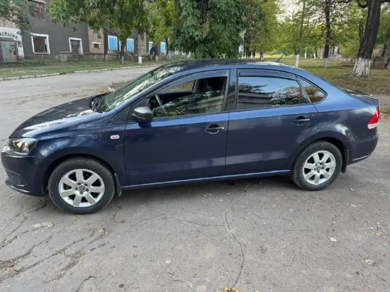 Volkswagen поло 2012 г.
Покупался в донецке в автосалоне, машина местная. Родной пробег 64000, 2 комплекта новой резины с дисками. Полностью в родной краске, без царапин и вмятин, в идеальном состоянии. Хозяин по документам. Г. Енакиево +79493826623. Цена 950 тысяч рублей
📲 Tg: @kristinnnkk
📞 Звоните: +7(949)3826623 - фотография - 5