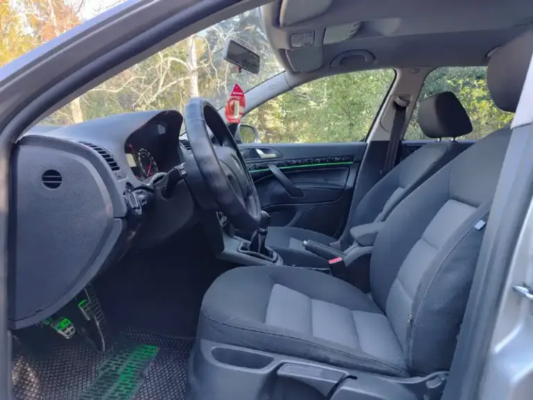 Skoda octavia a5 combi (универсал) автомобиль 2008 года выпуска, чешская сборка. Пробег 346 000 километров. Двигатель 1.9 tdi, bxe (105 лс). Коробка механическая. Крайне ресурсное сочетание силовых агрегатов. Автомобиль в отличном техническом состоянии, обслужено всё, что только возможно и на лучших компонентах. Подвеска, тормозные диски с перфорацией brembo, новая рулевая рейка с эур оригинал, новый акб, чистка тнвд, новый компрессор кондиционера и очень-очень много всего, расскажу по телефону или при встречи, т. К. За время владения сделал много чего, расписывать долго. Турбину также проверяли, она в отличном состоянии, машина на свои 105 лошадиных сил едет очень хорошо. По комплектации, есть подогревы сидений, четыре эсп, омыватели фар, круиз-контроль, abs, esp, электронная блокировка дифференциала и помощь при подъёме в гору (блок abs стоит максимальный, с возможностью доустановки пп). Два комплекта колес (лето и зима) на дисках. Птс оригинал, я собственник. С автом
📞 Звоните: +7(949)0891332 - фотография - 8