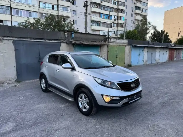 Продам kia sportage 2015 года, двигатель 2.0 бензин, акпп автомат полноценный asin , машина в идеальном состояние, не бита не крашеная 10000% любые проверки и подборщики авто эксперты, в красивом цвете, богатая комплектация, климат контроль, подогрев передних , полный эльктро пакет максимальная регулировка, андроид мульти медия, навигация камера заднего вида мульти руль адаптивный круиз контроль, голосовое управление, прошла т. О заменены масла фильтра только на оригинальных маслах, вложения не требует новая летняя 2 комплекта ключей сигнализация старлайн с автозапуском сервесные книги запасное колесо не разу не установлено с документами полный порядок , цена 1.470 торг тел +79494999723 мариуполь - фотография - 1