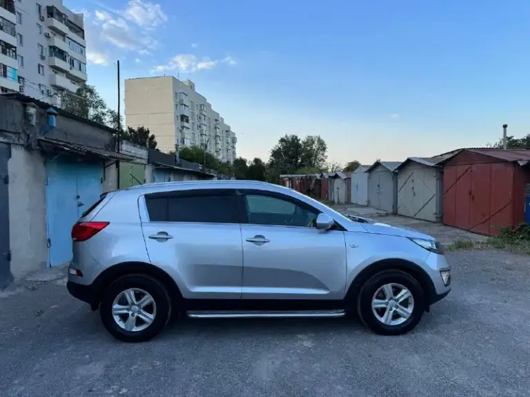 Продам kia sportage 2015 года, двигатель 2.0 бензин, акпп автомат полноценный asin , машина в идеальном состояние, не бита не крашеная 10000% любые проверки и подборщики авто эксперты, в красивом цвете, богатая комплектация, климат контроль, подогрев передних , полный эльктро пакет максимальная регулировка, андроид мульти медия, навигация камера заднего вида мульти руль адаптивный круиз контроль, голосовое управление, прошла т. О заменены масла фильтра только на оригинальных маслах, вложения не требует новая летняя 2 комплекта ключей сигнализация старлайн с автозапуском сервесные книги запасное колесо не разу не установлено с документами полный порядок , цена 1.470 торг тел +79494999723 мариуполь - фотография - 4