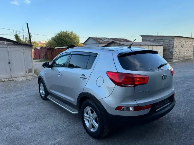 Продам kia sportage 2015 года, двигатель 2.0 бензин, акпп автомат полноценный asin , машина в идеальном состояние, не бита не крашеная 10000% любые проверки и подборщики авто эксперты, в красивом цвете, богатая комплектация, климат контроль, подогрев передних , полный эльктро пакет максимальная регулировка, андроид мульти медия, навигация камера заднего вида мульти руль адаптивный круиз контроль, голосовое управление, прошла т. О заменены масла фильтра только на оригинальных маслах, вложения не требует новая летняя 2 комплекта ключей сигнализация старлайн с автозапуском сервесные книги запасное колесо не разу не установлено с документами полный порядок , цена 1.470 торг тел +79494999723 мариуполь - фотография - 5