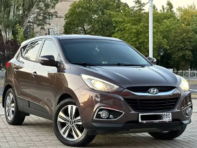 Hyundai ix35 2014
Продам свой автомобиль
Автомобиль в идеальном состоянии, (не крашеная)
Без дтп
Вложении абсолютно не каких не требует
Полностью обслужена двигатель 2.0 работает идеально тихо, масло не ест
Пробег 187тыс, км родной!

Комплектация пред максимальная!
Кожанный салон,
Двухзонный климат контроль,
Камера заднего вида,
Блютус,
Управление на руле,
Помощь при спуске, и многое другое!

Кому действительно нужен хороший автомобиль звоните автомобиль ухоженный и обслуженный
Цена-1.400.000₽
Возможен обмен на авто дешевле!
+7949-551-68-75 - фотография - 1