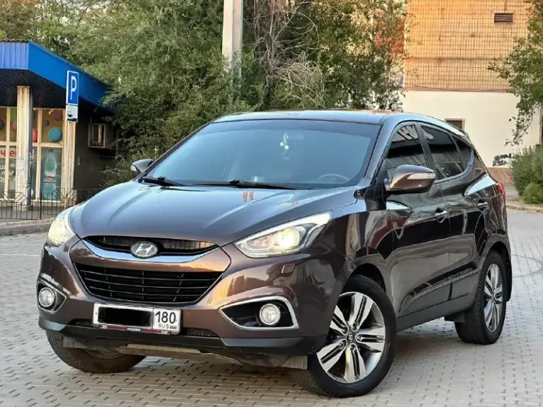 Hyundai ix35 2014
Продам свой автомобиль
Автомобиль в идеальном состоянии, (не крашеная)
Без дтп
Вложении абсолютно не каких не требует
Полностью обслужена двигатель 2.0 работает идеально тихо, масло не ест
Пробег 187тыс, км родной!

Комплектация пред максимальная!
Кожанный салон,
Двухзонный климат контроль,
Камера заднего вида,
Блютус,
Управление на руле,
Помощь при спуске, и многое другое!

Кому действительно нужен хороший автомобиль звоните автомобиль ухоженный и обслуженный
Цена-1.400.000₽
Возможен обмен на авто дешевле!
+7949-551-68-75 - фотография - 2