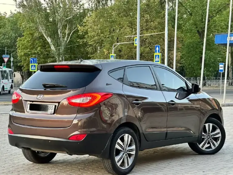 Hyundai ix35 2014
Продам свой автомобиль
Автомобиль в идеальном состоянии, (не крашеная)
Без дтп
Вложении абсолютно не каких не требует
Полностью обслужена двигатель 2.0 работает идеально тихо, масло не ест
Пробег 187тыс, км родной!

Комплектация пред максимальная!
Кожанный салон,
Двухзонный климат контроль,
Камера заднего вида,
Блютус,
Управление на руле,
Помощь при спуске, и многое другое!

Кому действительно нужен хороший автомобиль звоните автомобиль ухоженный и обслуженный
Цена-1.400.000₽
Возможен обмен на авто дешевле!
+7949-551-68-75 - фотография - 7