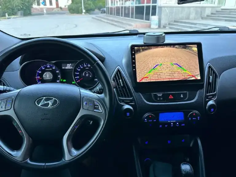 Hyundai ix35 2014
Продам свой автомобиль
Автомобиль в идеальном состоянии, (не крашеная)
Без дтп
Вложении абсолютно не каких не требует
Полностью обслужена двигатель 2.0 работает идеально тихо, масло не ест
Пробег 187тыс, км родной!

Комплектация пред максимальная!
Кожанный салон,
Двухзонный климат контроль,
Камера заднего вида,
Блютус,
Управление на руле,
Помощь при спуске, и многое другое!

Кому действительно нужен хороший автомобиль звоните автомобиль ухоженный и обслуженный
Цена-1.400.000₽
Возможен обмен на авто дешевле!
+7949-551-68-75 - фотография - 9
