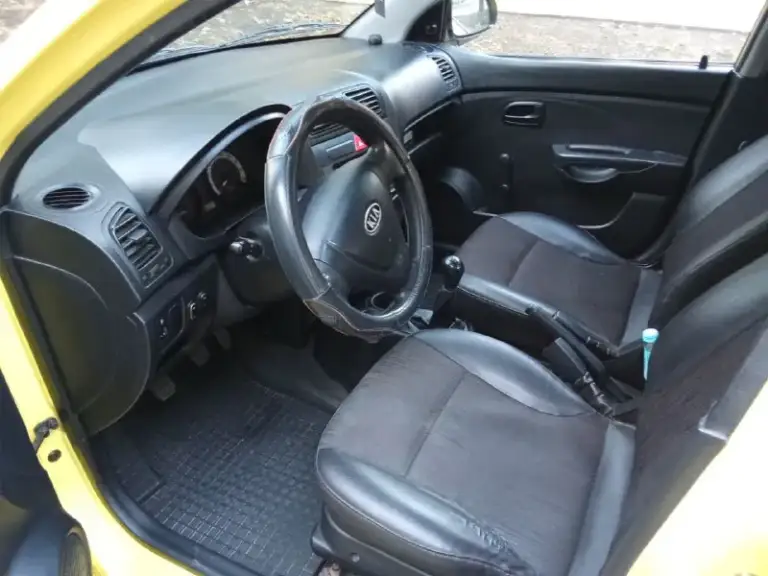 Продам kia picanto 1.0.  2009 г. В. 5 мт.
Яркий городской автомобиль, с минимальным расходом топлива и недорогим обслуживанием.
В отличном техническом состоянии.
Двс тянет на отлично, не дымит, работает ровно и тихо. Двигатель сухой, не мылся.
Кпп переключается без посторонних звуков.
На авто установлена сигнализация, обогрев заднего стекла, гидроусилитель руля. Корректор фар. Салон в хорошем состоянии, не прокурен, не затёрт. Остекление родное, все с завода, автомобиль не бился, соответственно геометрия на месте.
Цена 440 т. Р. Торг.
Тел. Для связи - +79495668647 - фотография - 5