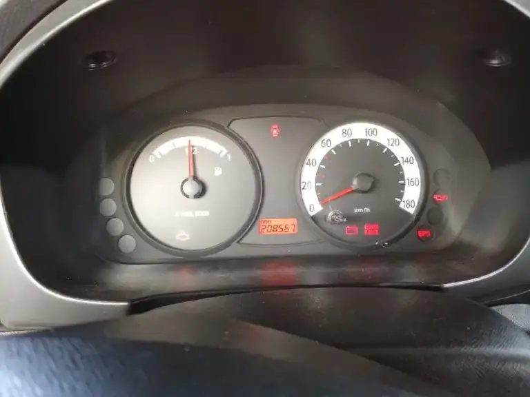 Продам kia picanto 1.0.  2009 г. В. 5 мт.
Яркий городской автомобиль, с минимальным расходом топлива и недорогим обслуживанием.
В отличном техническом состоянии.
Двс тянет на отлично, не дымит, работает ровно и тихо. Двигатель сухой, не мылся.
Кпп переключается без посторонних звуков.
На авто установлена сигнализация, обогрев заднего стекла, гидроусилитель руля. Корректор фар. Салон в хорошем состоянии, не прокурен, не затёрт. Остекление родное, все с завода, автомобиль не бился, соответственно геометрия на месте.
Цена 440 т. Р. Торг.
Тел. Для связи - +79495668647 - фотография - 6