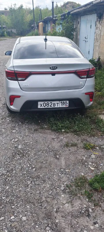 Продам машину kia rio iv 2019.пробег: 124.000т. Км. Двигатель 1.6, коробка механика, без вложений полностью обслужена, машина в хорошем состоянии, как внешне так и технически фото полностью соответствуют хозяин по птс. Кузов полностью в заводском окрасе, по комплектации:климат контроль, подогрев руля, передних сидений, зеркал, и заднего стекла, 4 стеклоподъёмника, мульти-руль, подушки безопасности, датчики давления шин, abs, esp, комплект зимних шин, новая летняя резина, любые проверки приветствуются. Цена: 1.225.000₽. Аргументированный торг у капота! Осмотр макеевка  тел+7949-824-08-68 - фотография - 2