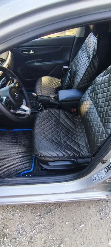 Продам машину kia rio iv 2019.пробег: 124.000т. Км. Двигатель 1.6, коробка механика, без вложений полностью обслужена, машина в хорошем состоянии, как внешне так и технически фото полностью соответствуют хозяин по птс. Кузов полностью в заводском окрасе, по комплектации:климат контроль, подогрев руля, передних сидений, зеркал, и заднего стекла, 4 стеклоподъёмника, мульти-руль, подушки безопасности, датчики давления шин, abs, esp, комплект зимних шин, новая летняя резина, любые проверки приветствуются. Цена: 1.225.000₽. Аргументированный торг у капота! Осмотр макеевка  тел+7949-824-08-68 - фотография - 6