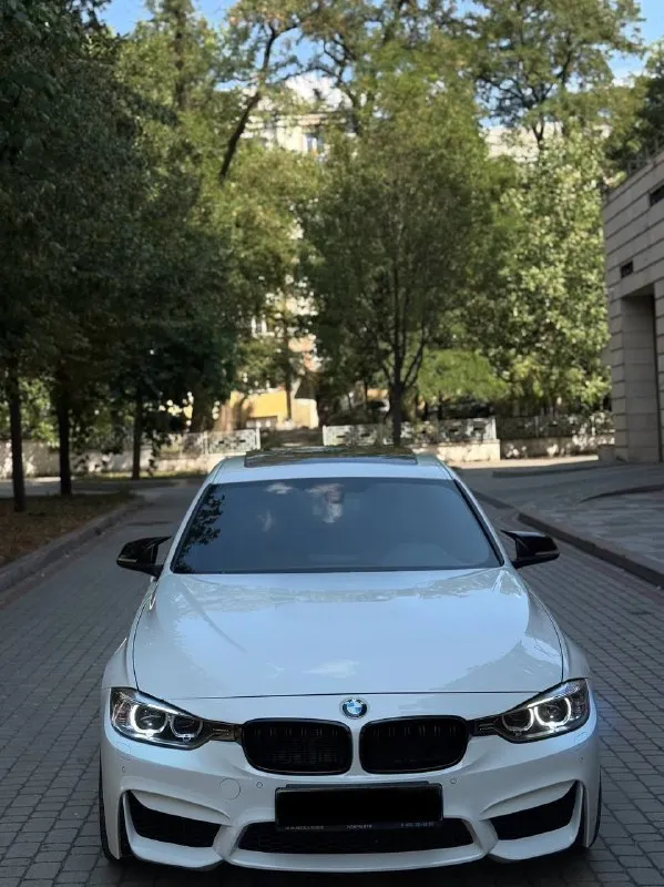 Продам bmw 335
2012 Года выпуска
Мотор 3.0 бензин (n55 306 л. С. )
Пробег 167.000 км
Задний привод 🔥
Коробка автомат работает отлично.
Комплектация:
2-Х зоный климат контроль
Электро регулировка боковых зеркал, складывание зеркал, комфорт сидения, память сидений, подогревы сидений, подогрев рулевого колеса, мультифункциональное рулевое колесо, бортовой компьютер, датчик света, датчик дождя, передние и задние парктронники, камера заднего вида, люк, слепые зоны.
Машина полностью обслужена все заказ наряды имеются.
Сделан хороший приятный выхлоп установлены пайпы, все стекла в круг родные включая лобовое.
Новые оригинальные диски, жирная резина.
Любой вид переоформления.
✅Возможна продажа в кредит, обмен
Цена 2.250.000 хорошим людям хороший торг 🤝🏼
Номер для связи +79493224930 - фотография - 1