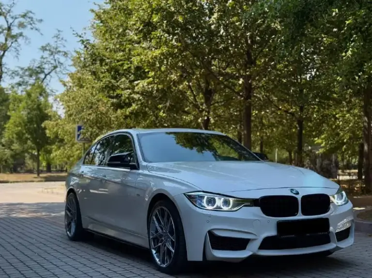Продам bmw 335
2012 Года выпуска
Мотор 3.0 бензин (n55 306 л. С. )
Пробег 167.000 км
Задний привод 🔥
Коробка автомат работает отлично.
Комплектация:
2-Х зоный климат контроль
Электро регулировка боковых зеркал, складывание зеркал, комфорт сидения, память сидений, подогревы сидений, подогрев рулевого колеса, мультифункциональное рулевое колесо, бортовой компьютер, датчик света, датчик дождя, передние и задние парктронники, камера заднего вида, люк, слепые зоны.
Машина полностью обслужена все заказ наряды имеются.
Сделан хороший приятный выхлоп установлены пайпы, все стекла в круг родные включая лобовое.
Новые оригинальные диски, жирная резина.
Любой вид переоформления.
✅Возможна продажа в кредит, обмен
Цена 2.250.000 хорошим людям хороший торг 🤝🏼
Номер для связи +79493224930 - фотография - 3