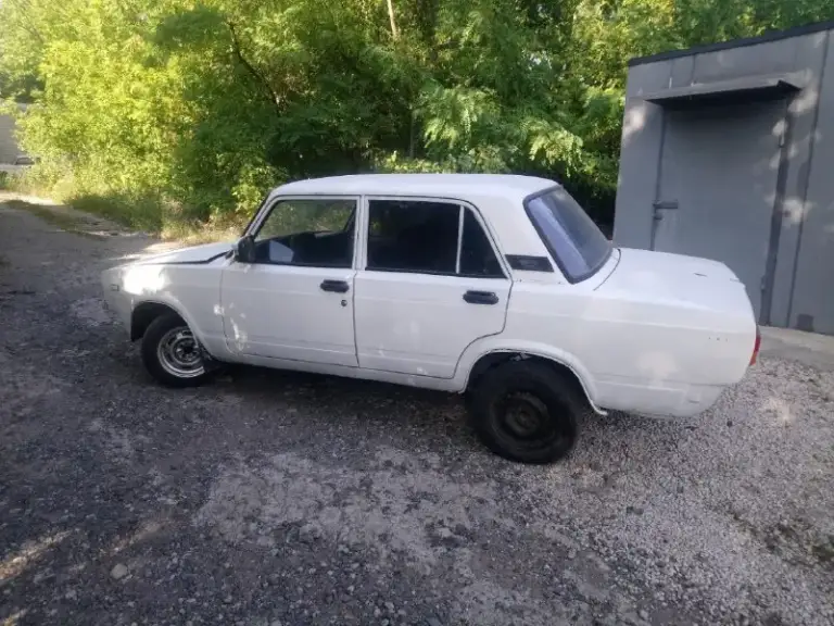 Продам ваз 2105, 2003 г. В. , газ/бензин, 5 ступка ( 3 выбивает), эл. Зажигание, много новых деталей, пороги новые, покрашена на тройку. В комплекте зимняя резина и запчасти. Учет: днр (просрочен) 75 т. Р. Торг на бензин. +79495230621
📞 Звоните: +7(949)5230621 - фотография - 10