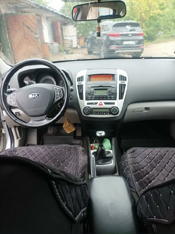 Kia ceed 1.6 mt, 2007, 200 700 км, 650 000 ₽, личное авто, в собственности 6 лет, ржавчины нет, течей нет, евро 4 в этом году установлен, вписан, климат, обслуживалось во время. Енакиево. +79490896189
📞 Звоните: +7(949)0896189 - фотография - 7