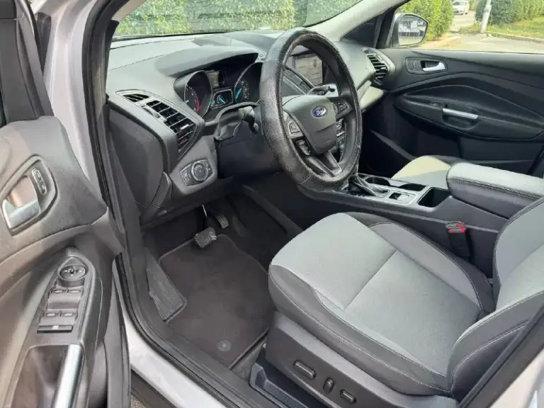 Ford escape, 2017, 1.5 (179 л. С. ) автомат. 134000км. Отличный автомобиль на обычном автомате, не робот. Хорошая комплектация, климат контроль 2-х зонный, электрорегулировка и подогрев передних сидений,   датчик дождя,   датчик света,   люк + панорамная крыша, мультимедийная система с камерой заднего вида. 1fmcu0gd1jua40796. Возможен оформление в кредит. Возможен обмен. Более детально по телефону.
Цена - 1.600.000 р.
+79493890604 - фотография - 7