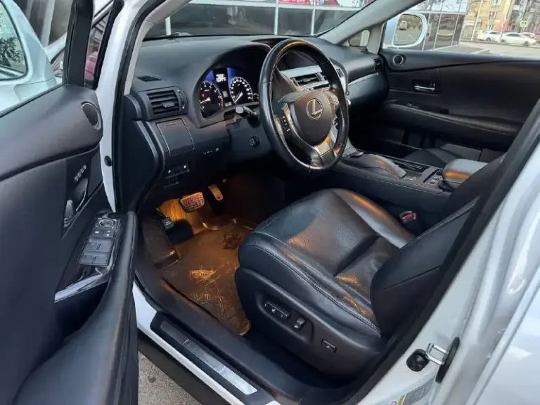 Lexus rx 270 2013 год, 2.7 автомат. Пробег - 134000 км.
Официальный дилерский автомобиль. Отличное состояние, красивый цвет белый перламутр. Обслужен. Родной пробег. Возможно оформление в кредит. Возможен обмен. Более детально по телефону.
Цена - 2.400.000 р.
+79493890604 - фотография - 8