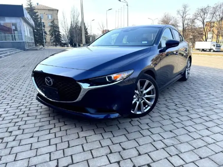 Mazda 3, 2020, 2,5 автомат, 56000 км. В хорошей комплектации, кожа, адаптивный круиз-контроль, удержание в полосе , асистенты безопасности, датчики слепых зоны, мультимедиа с большим монитором и apple carplay. 1 владелец в рф. Привезена в феврале 2024 года.   Новая резина bridgestone.
Возможно оформление в кредит. Возможен обмен.
Более детальная информация по телефону.
Цена - 2.150.000 р.
+79493250509 - фотография - 1