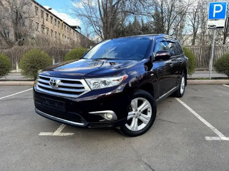 Toyota highlander, 2012 3.5 автомат, 267000 км. Автомобиль в безупречном внешнем и техническом состоянии! Обслужен. Мотор, коробка, ходовая часть на отлично. Кузов и салон тоже на отлично, без дтп, всего два косметических окраса. Максимальная комплектация люкс! 7 мест. В 2023 году установлено хорошее газовое оборудование. Возможно оформление а кредит. Возможен обмен. Более подробно по телефону.
Цена - 2.090.000 р.
+79494041233 - фотография - 1